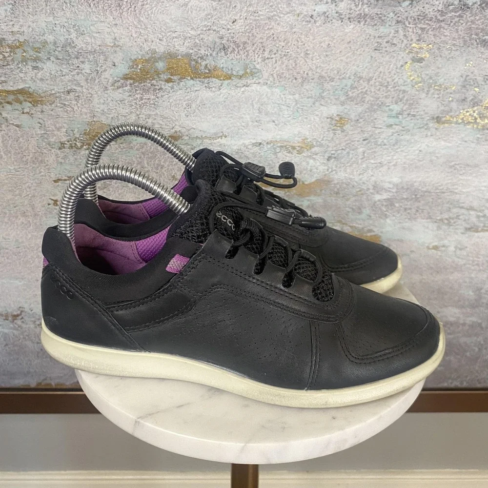 ECCO Shoes Womens Size 6 EU 37 Black Leather Lace Up Walking Comfort Sneakers